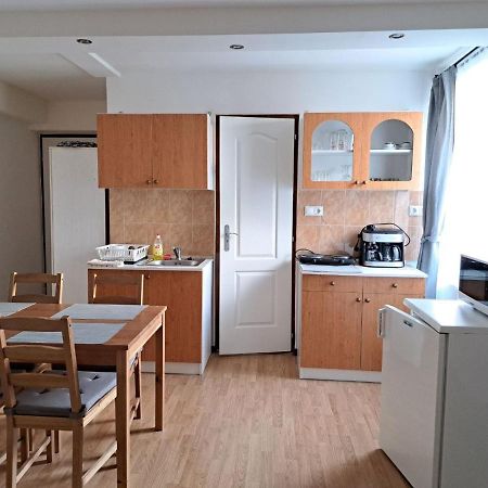 Nefelejcs Vendeghaz Hotel Balatonkenese Bagian luar foto