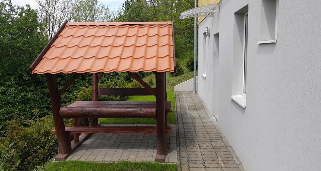 Nefelejcs Vendeghaz Hotel Balatonkenese Bagian luar foto