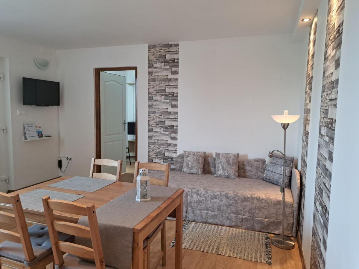 Nefelejcs Vendeghaz Hotel Balatonkenese Bagian luar foto